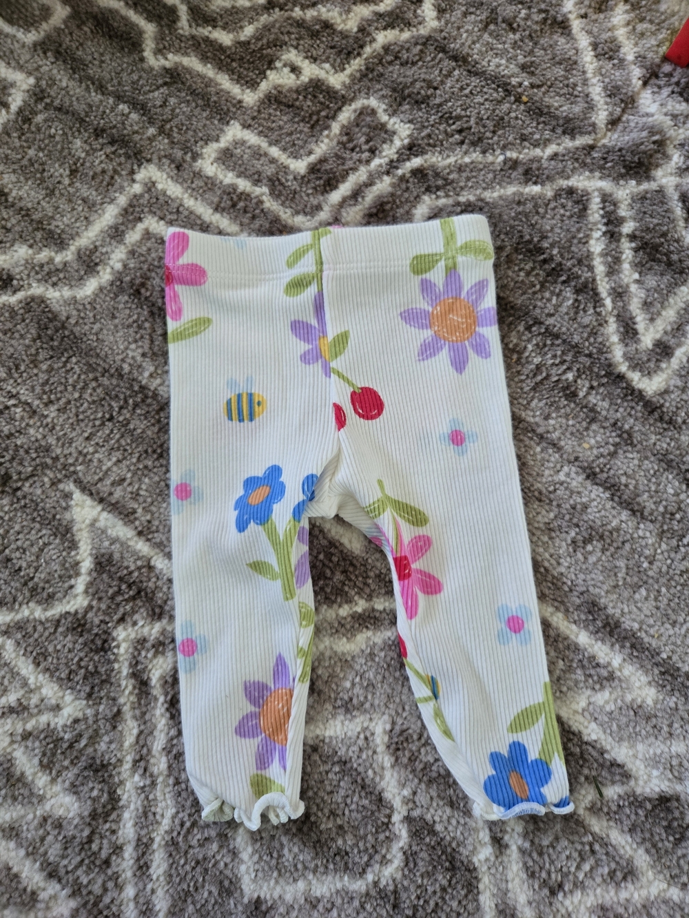 NWOT Jumping Beans White Ribbed Leggings with Pink, Purple, Blue & Green Flowers